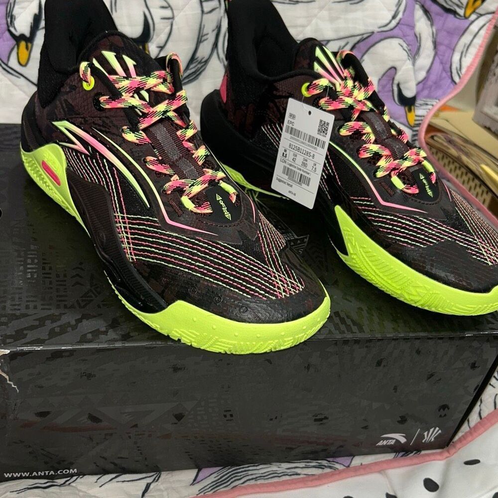 ANTA Men's Kyrie Irving Kai 1 Speed Basketball Shoes, Afro Futurism, 8.5